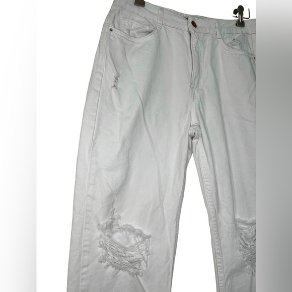 ZARA White Relaxed Fit Distressed Jeans Size 6 - Picture 2 of 7